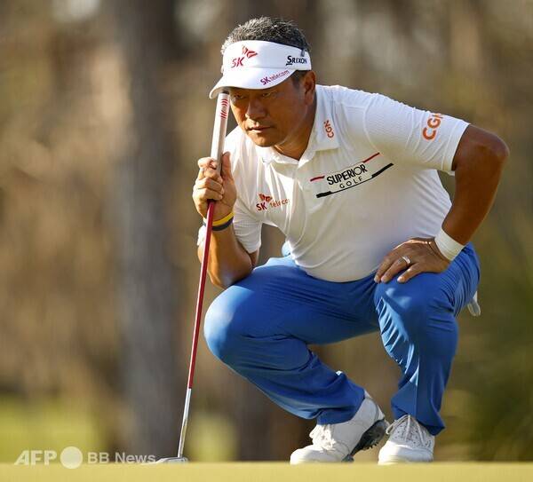 2026년 미국프로골프(PGA) 챔피언스투어 처브 클래식에 출전한 최경주 프로가 2라운드에서 경기하는 모습이다. 사진제공=ⓒAFPBBNews = News1