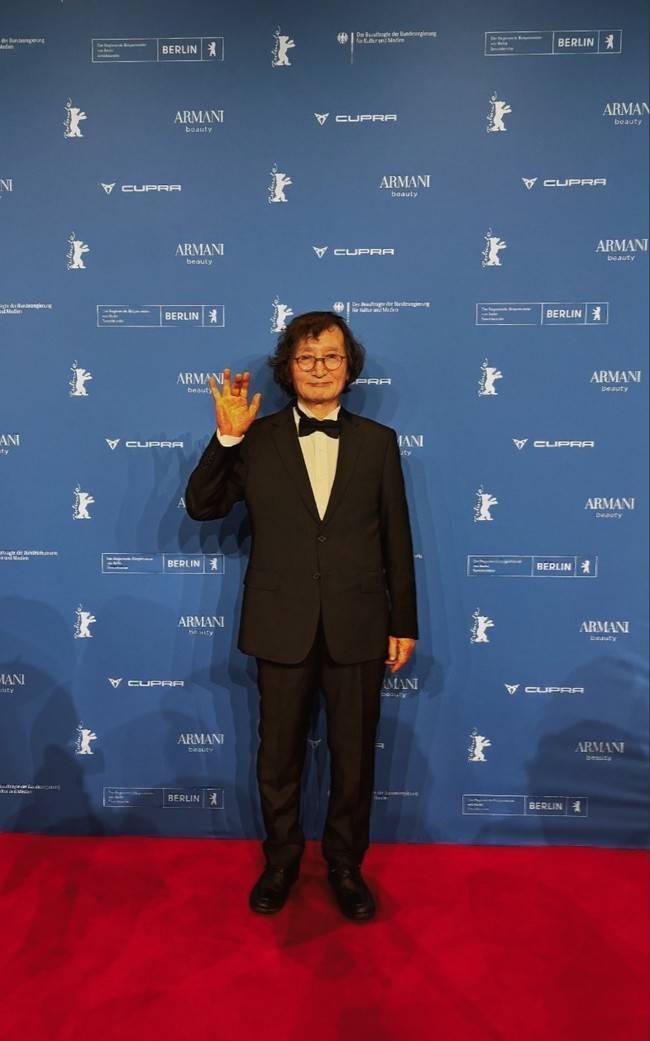 렛츠필름/아우라픽처스