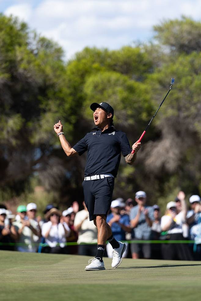 [애들레이드=AP/뉴시스] LIV 골프 애들레이드에서 우승한 앤서니 김. 2026.02.15.