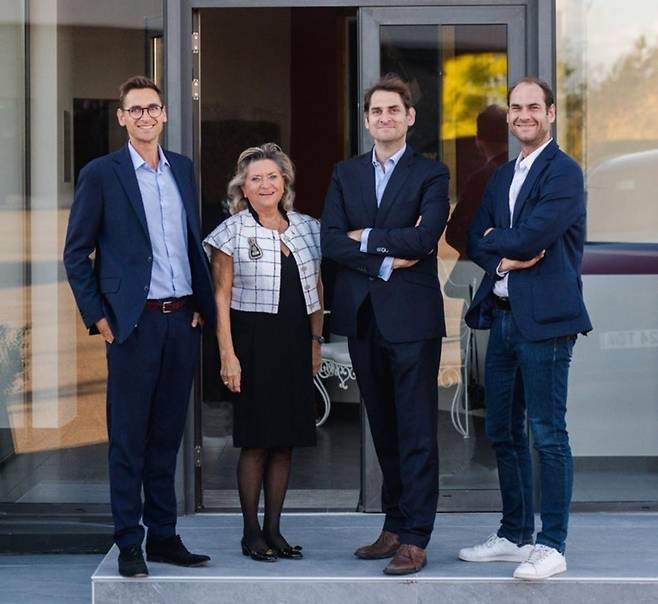 듀발 르로이 패밀리. 왼쪽부터&nbsp;&nbsp;줄리앙, 캐롤, &nbsp;샤를, 루이. 홈페이지