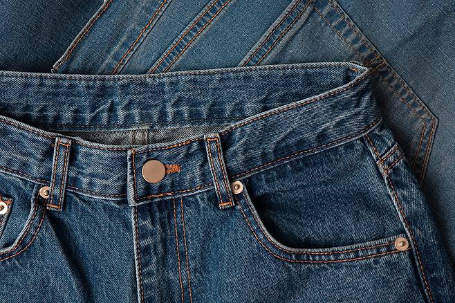 청바지는 20세기 중반 할리우드 스타들이 스크린에서 청바지를 입고 등장하면서 젊음과 자유의 상징으로 자리매김했다. 클립아트코리아 제공