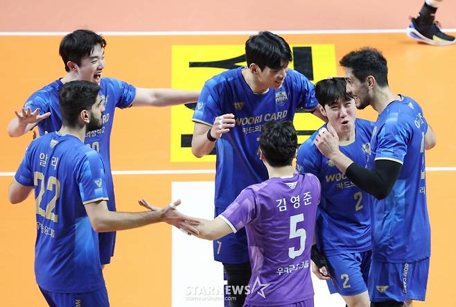 [B하인드★] 진격의 김지한, 철벽 블로킹 3개로 파죽의 3연승! 봄 배구 보인다