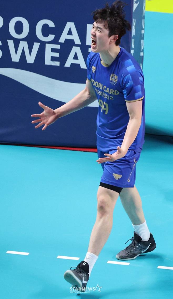 [B하인드★] 진격의 김지한, 철벽 블로킹 3개로 파죽의 3연승! 봄 배구 보인다