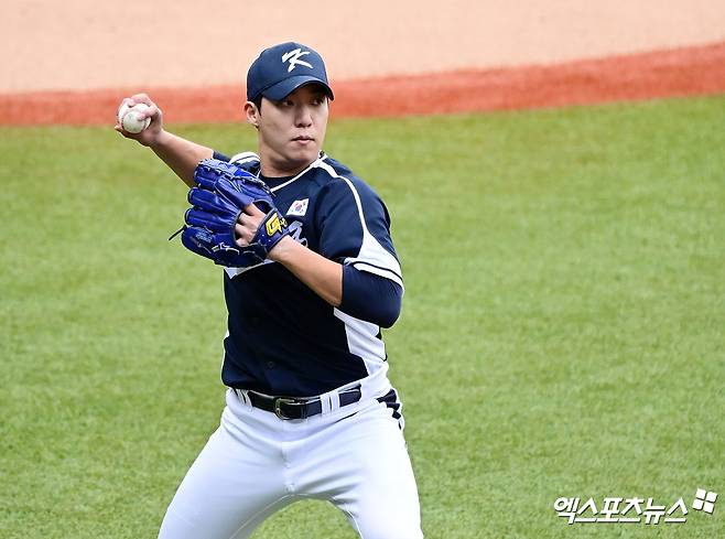 삼성 라이온즈 투수 원태인이 굴곡근 부상으로 2026 월드베이스볼클래식(WBC) 대표팀 최종 엔트리에서 제외됐다. KBO는 WBC 조직위원회에 LG 트윈스 투수 유영찬 대체 선수 선발에 대한 승인 요청을 보낸 상태다. 사진 엑스포츠뉴스 DB