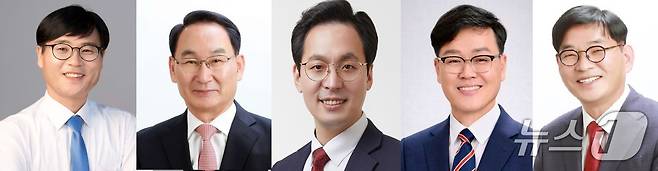 왼쪽부터 더불어민주당 변광용, 국민의힘 권민호, 김선민, 박환기, 정수만. 순서는 정당 및 가나다 순./뉴스1