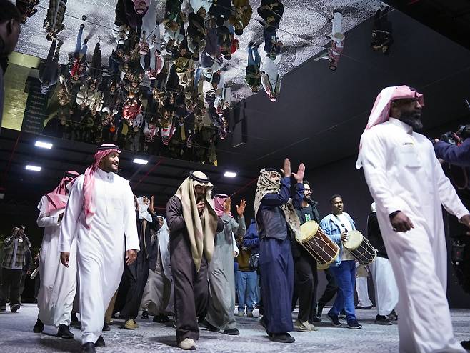 Mohammed Alhamdan (7amdan)'s  "Folding the Tents" is performed on Jan. 30 at the Diriyah Contemporary Art Biennale in Diriyah, Saudi Arabia. (Photo by Alessandro Brasile, courtesy of the Diriyah Biennale Foundation)