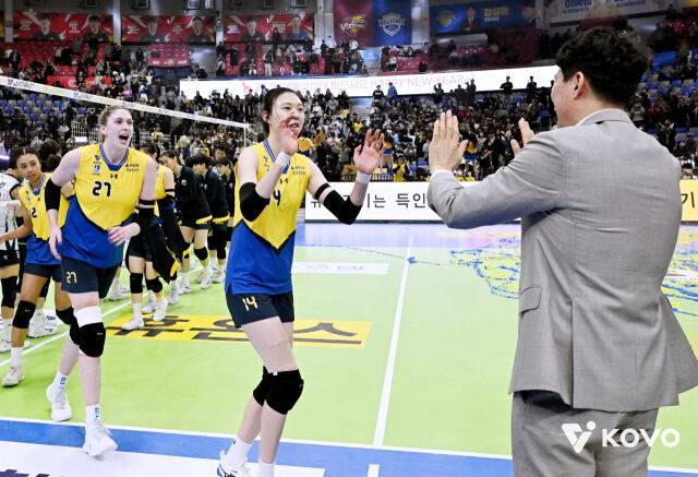 양효진과 강 감독./KOVO