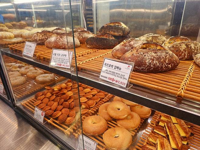 따순기미의 빵들. 채상우 기자