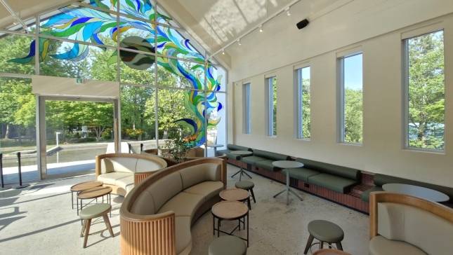 스타벅스 양산통도사점 내부 전경./사진=스타벅스 코리아 제공