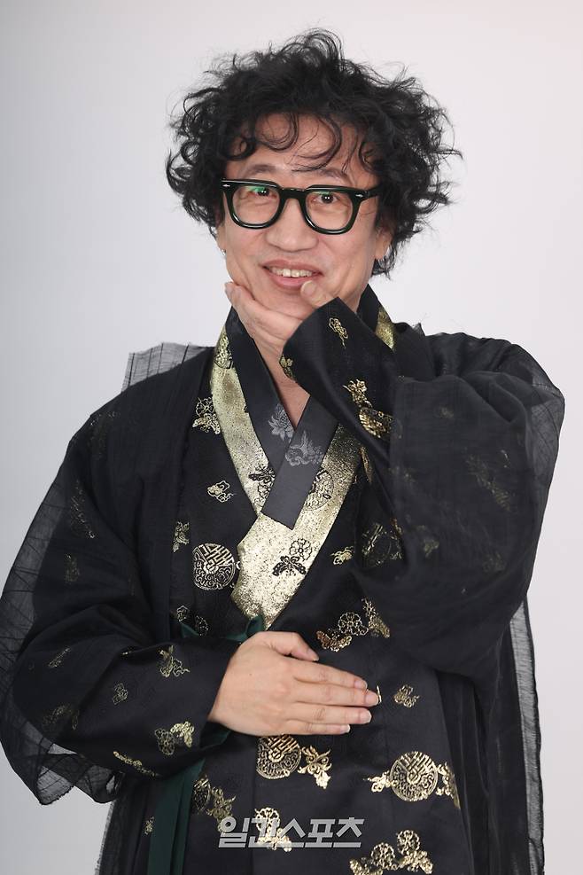 가수 김광진이 2일 오후 서울 중구 순화동 KG타워에서 진행된 일간스포츠와의 인터뷰에 앞서 포즈를 취하고 있다. 서병수 기자 qudtn@edaily.co.kr /2026.02.2/