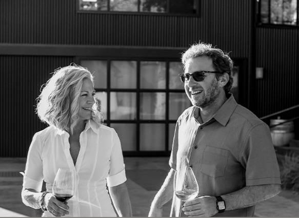 필립 멜카와 아내 셰리 멜카. 홈페이지