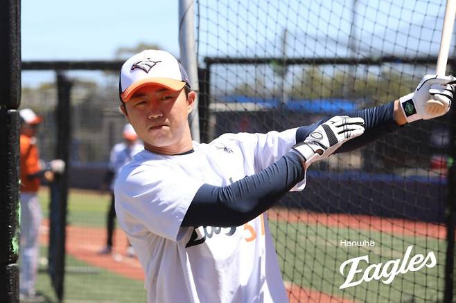 ▲ 수비력에서 가장 뛰어나다는 평가를 받는 이원석은 신인 후배의 도전에 맞서 자기 자리를 지켜야 한다 ⓒ한화이글스