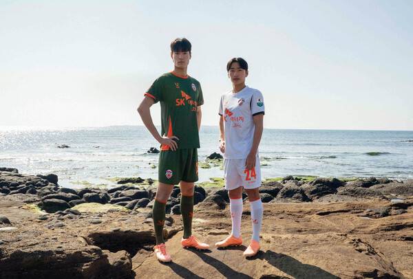'제주의 자연 담았다' 제주SK, 2026시즌 신규 유니폼 공개.(사진제공=제주FC)