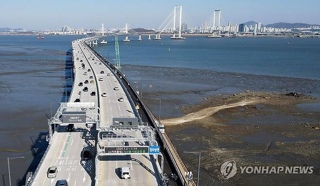 지난 1월 5일 개통한 청라하늘대교 [연합뉴스 자료사진]