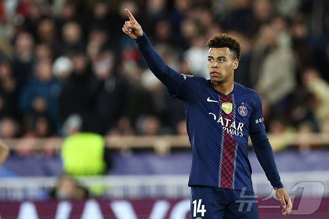 PSG 데지레 두에가 18일(한국시간) 열린 AS모나코와 2025-26 UEFA 챔피언스리그 16강 플레이오프 1차전에서 2골을 넣어 팀의 3-2 승리를 이끌었다. ⓒ AFP=뉴스1