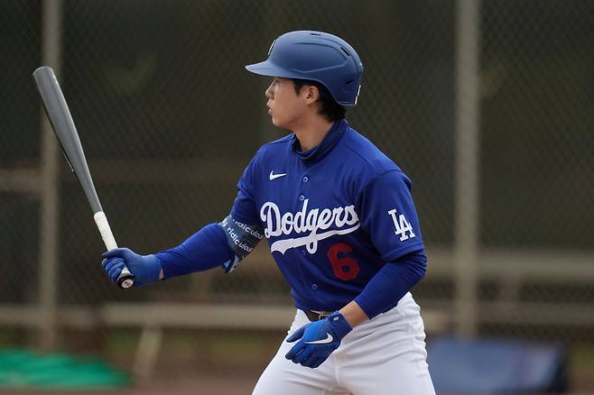 Los Angeles Dodgers' Hyeseong Kim, of South Korea, steps in for live batting practice during spring training baseball Friday, Feb. 13, 2026, in Phoenix. (AP Photo/Ross D. Franklin)







<저작권자(c) 연합뉴스, 무단 전재-재배포, AI 학습 및 활용 금지>