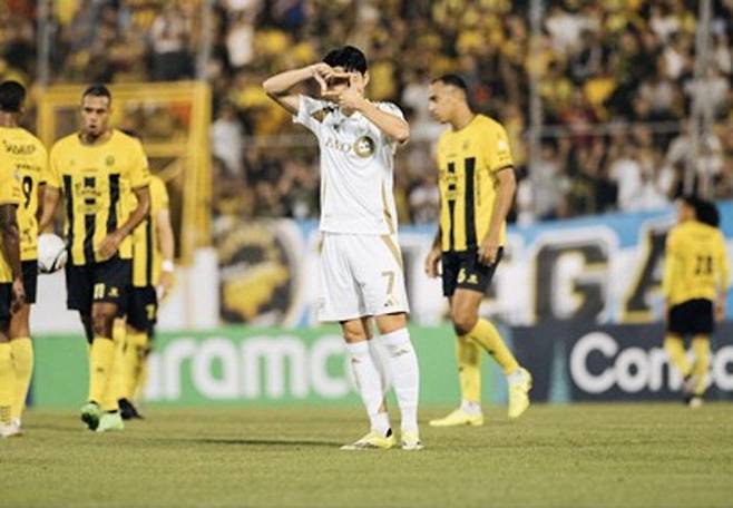 LAFC 손흥민이 19일 레알 에스파냐와의 북중미카리브축구연맹 챔피언스컵 원정경기에서 골을 넣은 뒤 세리머니하고 있다. LAFC SNS 캡처