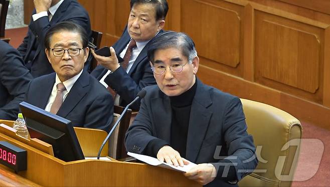 김용현 전 국방부 장관이 23일 오후 서울 종로구 헌법재판소에서 열린 윤석열 대통령 탄핵심판 4차변론에 증인으로 출석해 발언하고 있다. (헌법재판소 제공) 2025.1.23 ⓒ 뉴스1