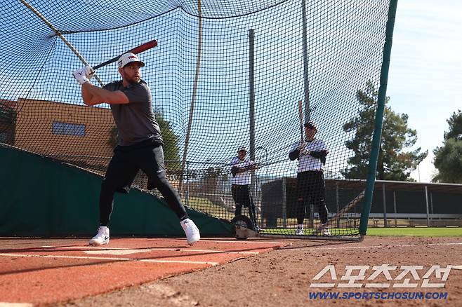 LG 트윈스 오스틴이 미국 애리조나 캠프에서 훈련하고 있다. 사진제공=LG 트윈스
