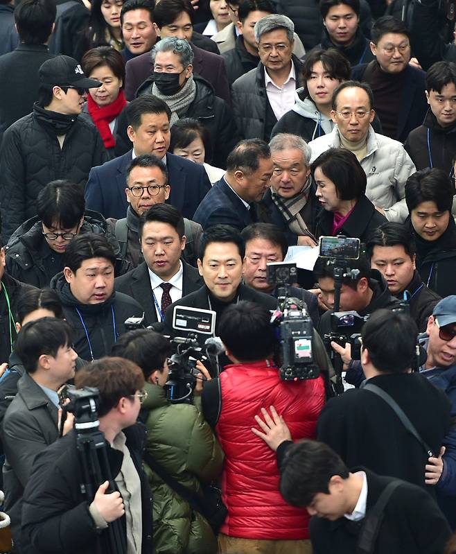 11일 오전 국민의힘 장동혁 대표가 대구 중구 서문시장을 방문하고 있다./김동환 기자