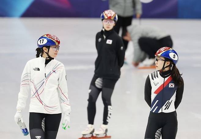 최민정(오른쪽)과 심석희. [사진 = 연합뉴스]