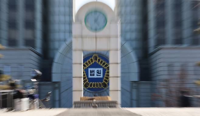 12·3 비상계엄 관련 윤석열 전 대통령의 내란 우두머리 혐의 사건 1심 선고를 하루 앞둔 지난 18일 서울 서초구 서울중앙지방법원에 정적이 감돌고 있다. 뉴스1