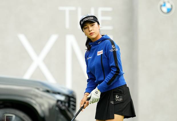 티샷을 준비하고 있는 윤이나. 사진 제공=BMW 레이디스 챔피언십 조직위