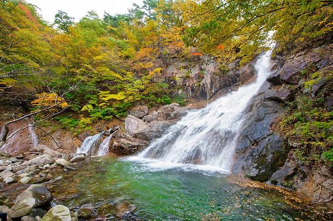 설악산 말굽폭포 전경 ©고성군 제공