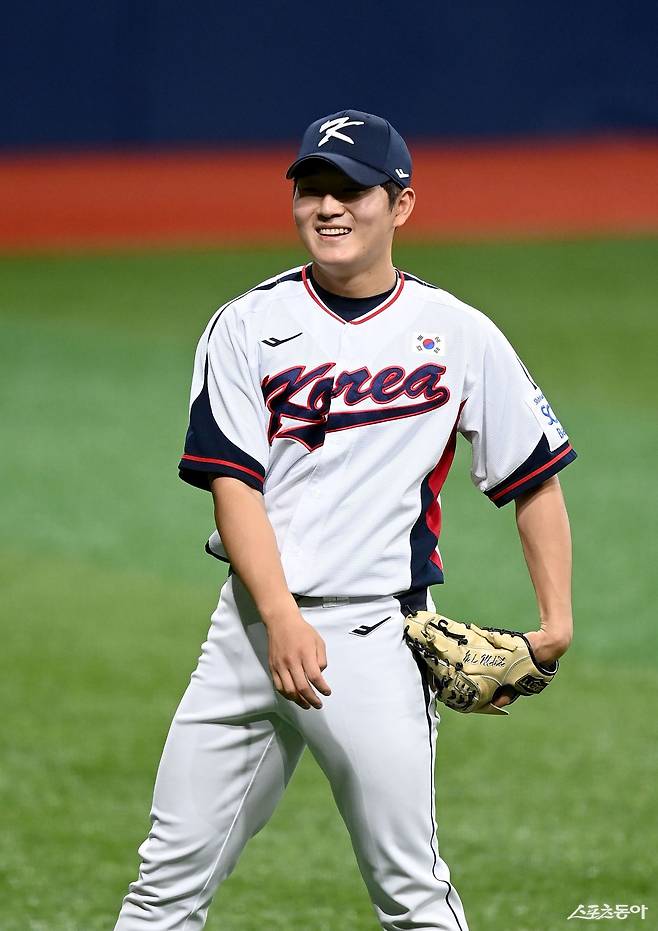 두산 김택연(사진)은 19일 오른쪽 종아리 부상으로 이탈한 라일리 오브라이언의 대체 선수로 WBC 대표팀에 합류했다. 스포츠동아DB