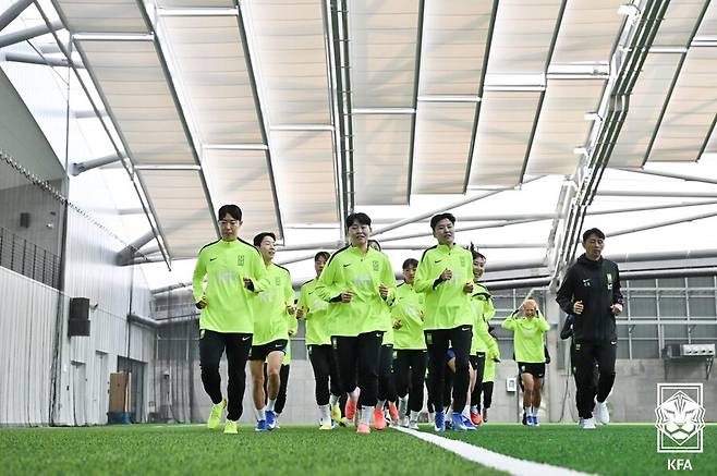 ▲ 비즈니스석 지원을 현실로 이끌어내며 팬들의 관심이 어느 때보다 높아진 가운데 이번 아시안컵은 한국 여자 축구가 진정으로 명품의 반열에 오를 수 있을지 가늠하는 시험대가 될 전망이다. ⓒ 대한축구협회