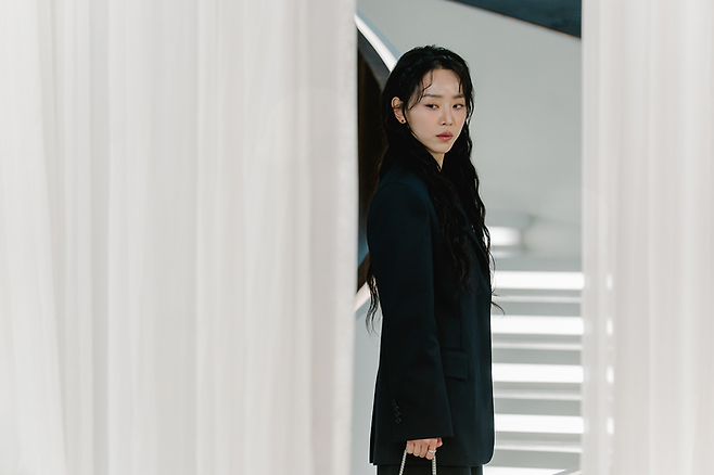 넷플릭스 오리지널 시리즈 ‘레이디 두아’ 리뷰. 사진| 넷플릭스