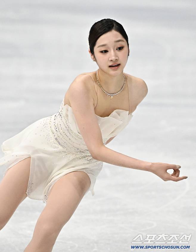 20일(한국시간) 이탈리아 밀라노 스피드스케이팅 아레나에서 열린 밀라노동계올림픽 여자 피겨 프리스케이팅 경기. 연기를 펼치고 있는 신지아. 밀라노(이탈리아)=송정헌 기자songs@sportschosun.com/2026.02.20/