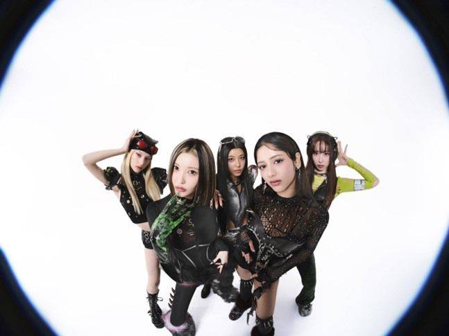 ⓒ비바이엔터테인먼트