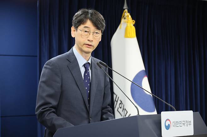 김경만 과학기술정보통신부 인공지능정책실장이 20일 서울 종로구 정부서울청사에서 독자 AI 파운데이션 모델 프로젝트 추가공모 결과를 발표하고 있다. 연합뉴스