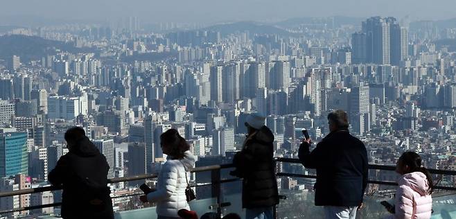 서울 남산에서 바라본 시내 전경. 연합뉴스