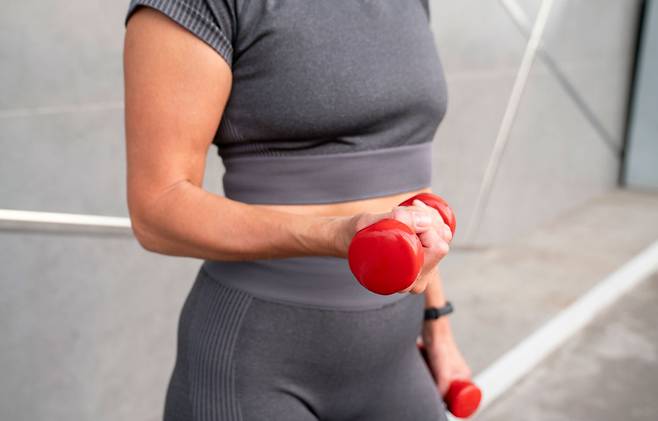 근력 운동을 하면 체지방이 줄고 근육량이 늘어나 가장 효과적이고 건강한 체중 감량이 가능하다는 연구 결과가 나왔다./사진=클립아트코리아