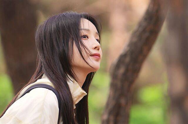 최근 서울 강남구 한 카페에서 만난 가수 겸 배우 남규리. 그는 “유튜브에는 더 자연스럽고 편안한, 나의 진짜 모습이 담기는 것 같다”고 말했다. 유튜브 캡처