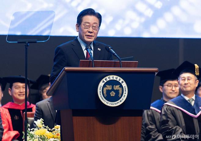 이재명 대통령이 20일 대전 유성구 한국과학기술원(KAIST)에서 열린 학위수여식에서 축사를 하고 있다. /사진=뉴스1