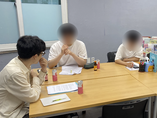 최씨가 학교 밖 청소년을 대상으로 멘토링을 진행 중인 모습. 본인 제공