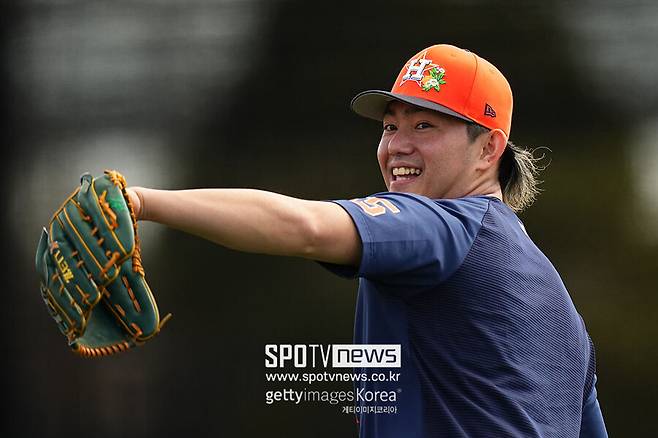 ▲ 언어부터 적응해야 할 것이 많은 이마이는 동료들의 환대 속에 순조롭게 메이저리그 첫 시즌을 준비하고 있다