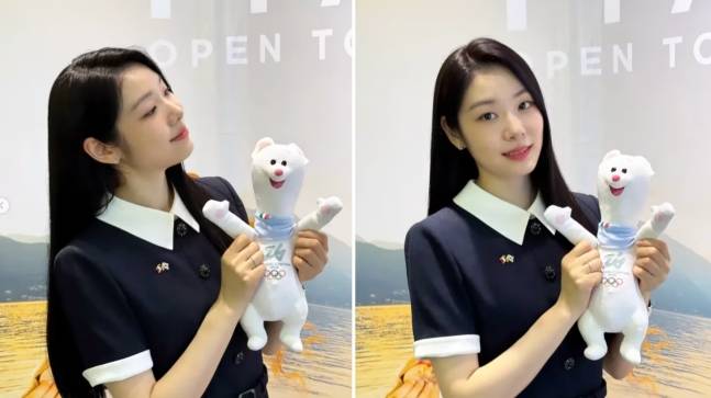 김연아가 2026 밀라노·코르티나담페초 동계 올림픽 마스코트 티나 인형을 들고 기념촬영을 하고 있다. /사진=2026 밀라노·코르티나담페초 동계 올림픽 홈페이지 갈무리