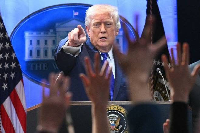 '위법 관세' 판결에도 강공 택한 트럼프 "신규 10% 관세 부과할 것" (사진=AFP)