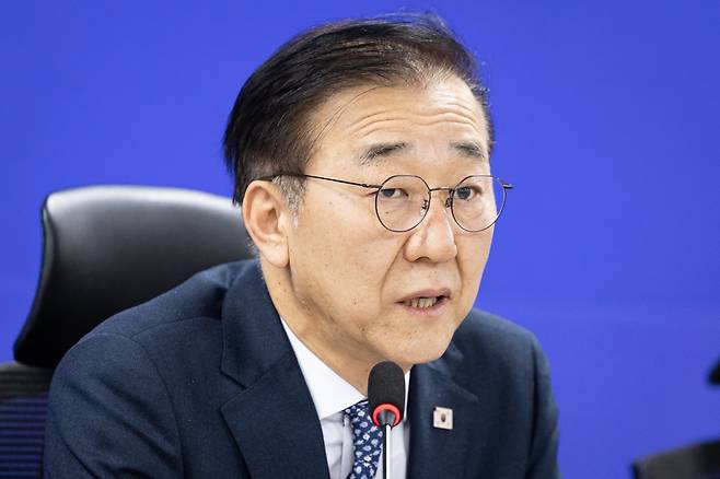 김윤덕 국토교통부 장관이 20일 서울 여의도 국회 의원회관에서 열린 국정과제 3대 핵심입법 추진을 위한 국토교통부 당정협의회에서 모두 발언을 하고 있다. 뉴스1