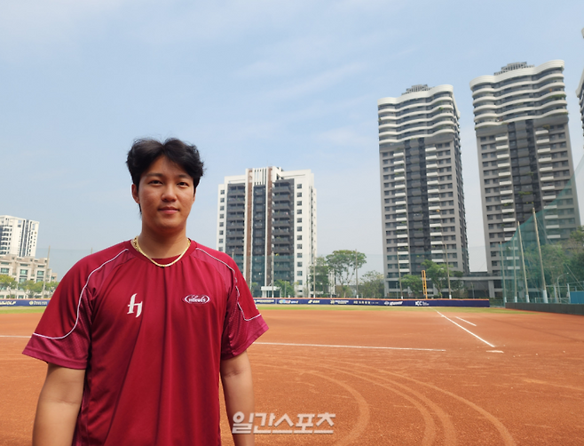 대만 가오슝에서 훈련 중인 키움 히어로즈 안우진. [사진 가오슝(대망)=안희수 일간스포츠 기자]