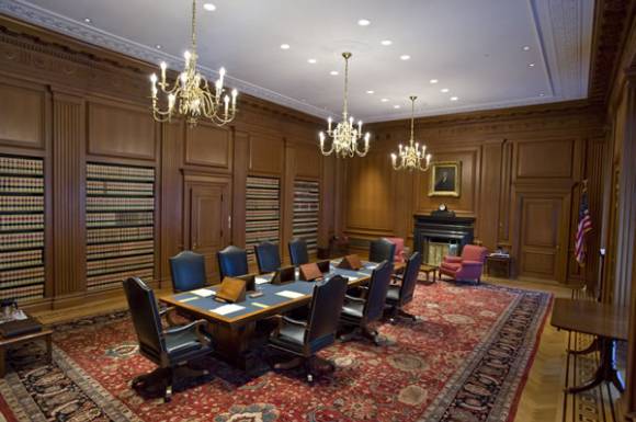 미국 워싱턴 D.C. 북동쪽 1번가에 위치한 연방 대법원 내부. 대법관들의 비공개 회의실. [사진=미국 연방대법원 공식홈페이지]