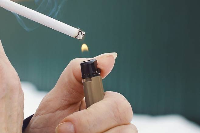 담배에 불을 붙이는 모습. [게티이미지뱅크]