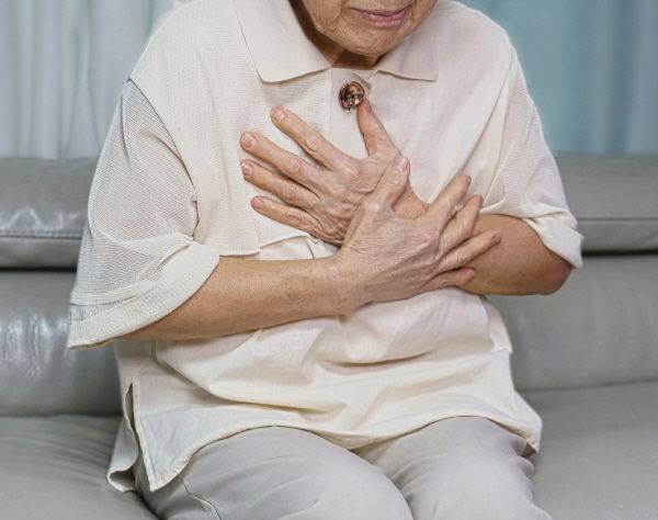 [서울=뉴시스] 심장판막질환이란 심장 속에서 피를 모으고 내보내는 문지기 역할을 하는 판막이 제 기능을 하지 못해 혈액의 흐름에 장애가 생기는 질환이다. (사진=유토이미지 제공) 2025.09.26. photo@newsis.com *재판매 및 DB 금지