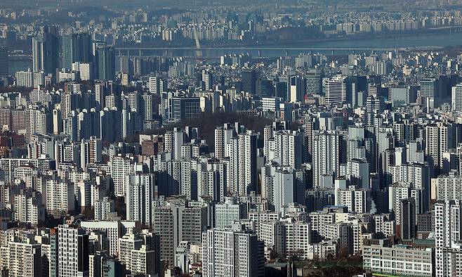 서울 남산 N서울타워에서 바라본 아파트 밀집지역. 연합뉴스