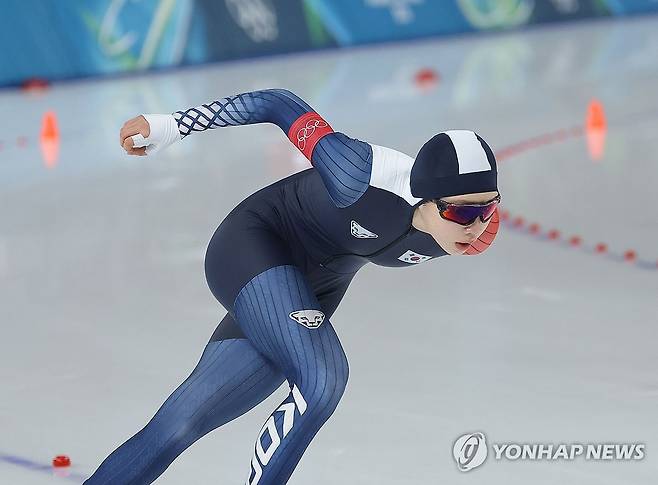 질주하는 임리원 (밀라노=연합뉴스) 류영석 기자 = 20일(현지시간) 이탈리아 밀라노 스피드스케이팅 스타디움에서 열린 2026 밀라노-코르티나담페초 동계올림픽 스피드스케이팅 여자 1,500m에 출전한 임리원이 경기를 펼치고 있다. 2026.2.21 ondol@yna.co.kr