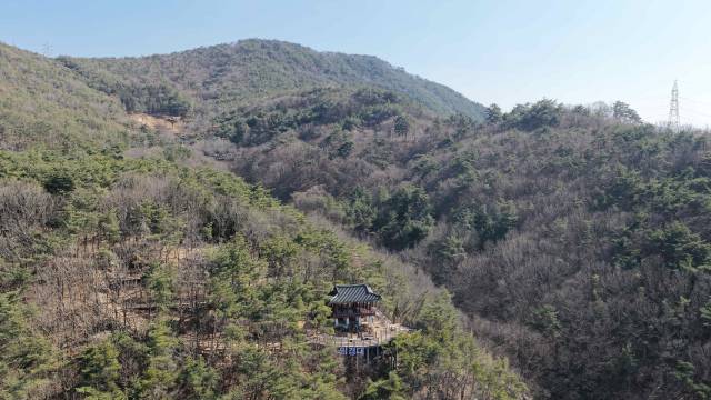 임경대와 오봉산 일대 전경. 양산시 제공